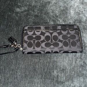 Signature Coach Wallet
